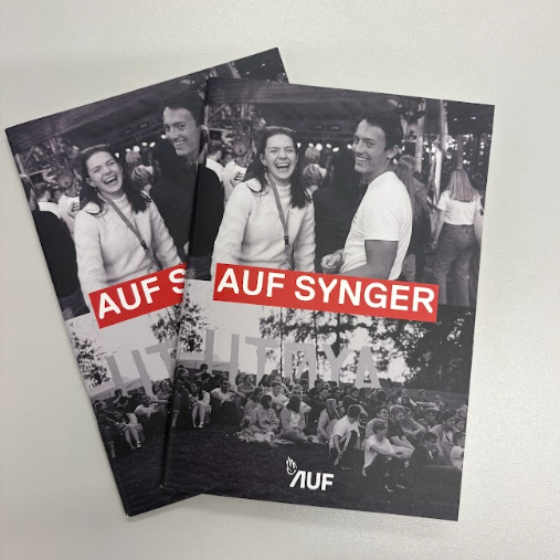 AUF synger